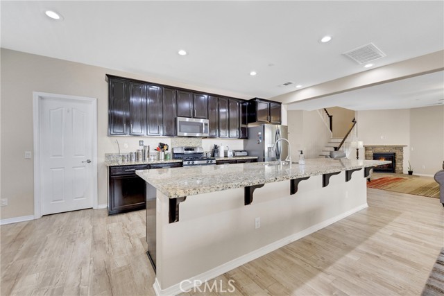 Detail Gallery Image 11 of 44 For 17984 Valerian Way, San Bernardino,  CA 92407 - 4 Beds | 3 Baths