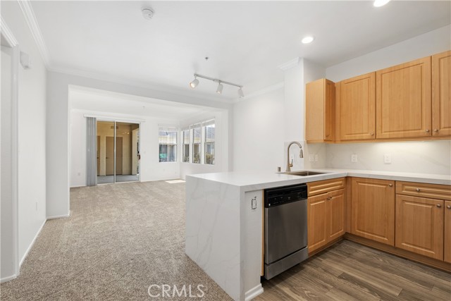 2426 Watermarke Pl, Irvine CA: https://media.crmls.org/medias/31bb8f8d-5b54-4cf6-b92b-2abbf62f927a.jpg