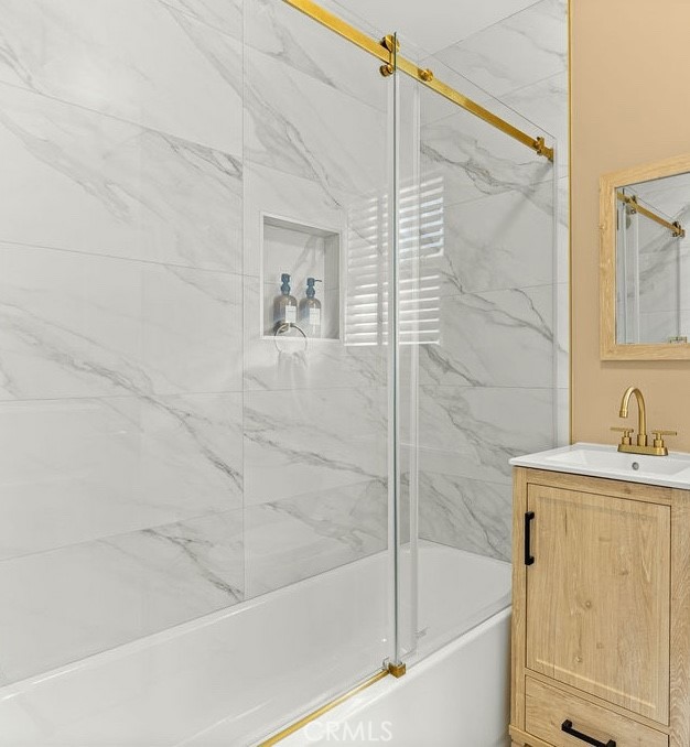 Detail Gallery Image 12 of 22 For 3929 W W. 119th Pl, Hawthorne,  CA 90250 - 3 Beds | 2 Baths