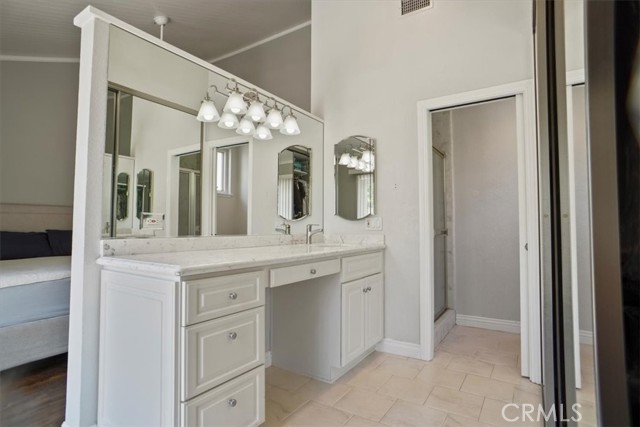 Detail Gallery Image 9 of 20 For 25656 Lochmoor Rd, Valencia,  CA 91355 - 3 Beds | 2 Baths