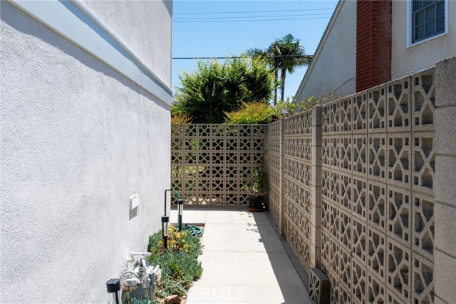 26424 Senator Avenue, Harbor City CA: https://media.crmls.org/medias/31bd7b94-2094-42df-a448-7509ce959f04.jpg