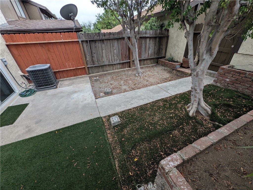 https://media.crmls.org/medias/31bdcebf-53c4-4b89-a279-f9c3db43ddb8.jpg?preset=X-Large