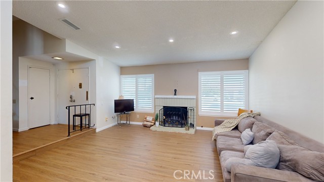 1211 Camelot Way photo 8