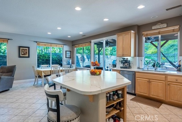 Detail Gallery Image 26 of 55 For 22019 Gold Canyon Dr, Saugus,  CA 91390 - 4 Beds | 2/2 Baths