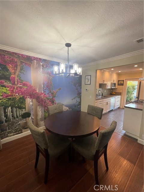 9852 Coral Cove Circle, Huntington Beach CA: https://media.crmls.org/medias/31bf2617-89c6-4a08-9cbe-57ba202f838a.jpg