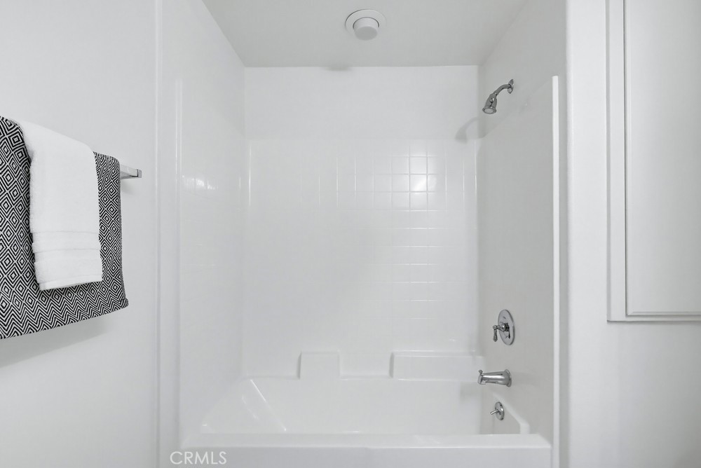 https://media.crmls.org/medias/31bf6b4f-e3ed-43e2-94dd-4a0de50c114c.jpg?preset=X-Large