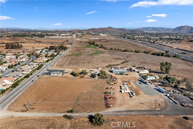 27860 Garbani Road, Menifee CA: https://media.crmls.org/medias/31bf85fe-8a2d-4efa-8efe-78cf43c945ef.jpg