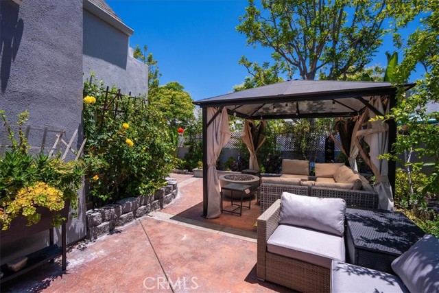 Detail Gallery Image 2 of 44 For 27766 Emerald #4,  Mission Viejo,  CA 92691 - 2 Beds | 2/1 Baths