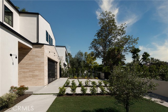 4455 Katherine Avenue, Sherman Oaks CA: https://media.crmls.org/medias/31bfd874-f118-4a61-9345-8bf0d3a16750.jpg