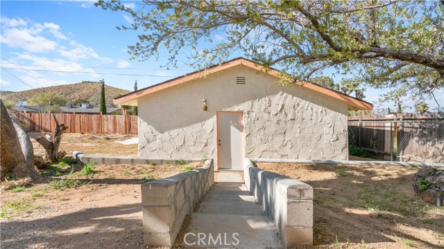57966 El Dorado Drive, Yucca Valley CA: https://media.crmls.org/medias/31c01506-e373-4777-a0ea-9b0b5485e218.jpg