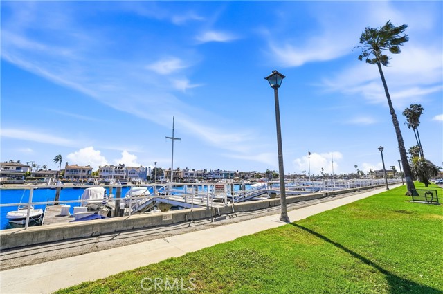 Detail Gallery Image 48 of 70 For 383 Bay Shore #203,  Long Beach,  CA 90803 - 2 Beds | 2 Baths