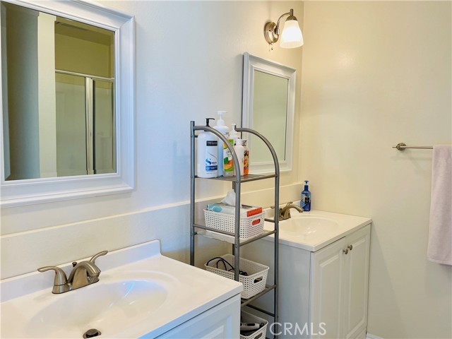 427 2nd Street, Hermosa Beach, California 90254, 3 Bedrooms Bedrooms, ,2 BathroomsBathrooms,Residential,Sold,2nd,SB22149099