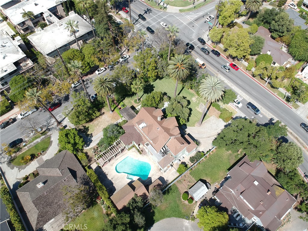 https://media.crmls.org/medias/31c2b665-b9c3-4484-bbc2-95b47c75fb78.jpg?preset=X-Large