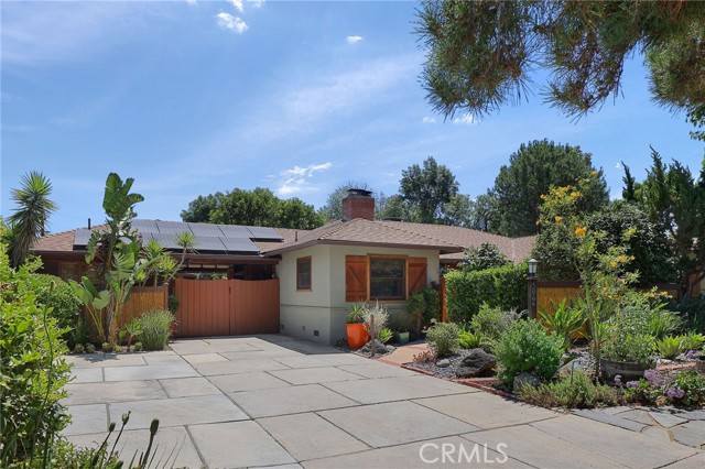 5866 Varna Avenue, Valley Glen CA: https://media.crmls.org/medias/31c2beac-31e1-416c-bb59-01e81af545c0.jpg
