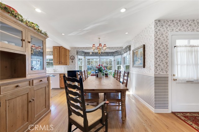 Detail Gallery Image 10 of 25 For 9950 Delco, Chatsworth,  CA 91311 - 4 Beds | 2 Baths