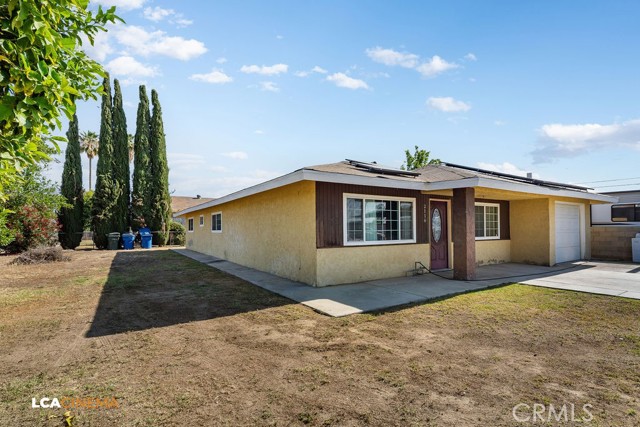 2116 Potomac, Bakersfield CA: https://media.crmls.org/medias/31c2e174-6527-4bd2-8d2c-af03e8606e75.jpg