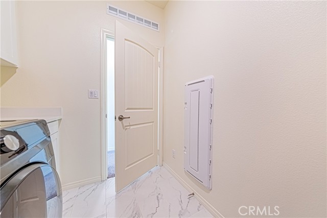 4040 S Bowery Place, Ontario CA: https://media.crmls.org/medias/31c32064-2b22-45f3-9988-34c65c6c2108.jpg