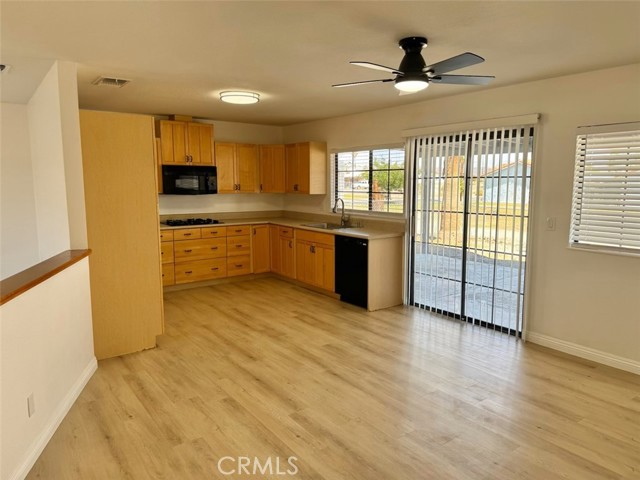 44040 Shadow Way, Desert Center CA: https://media.crmls.org/medias/31c3433d-cb28-4b5e-89e2-2b103cea3a37.jpg