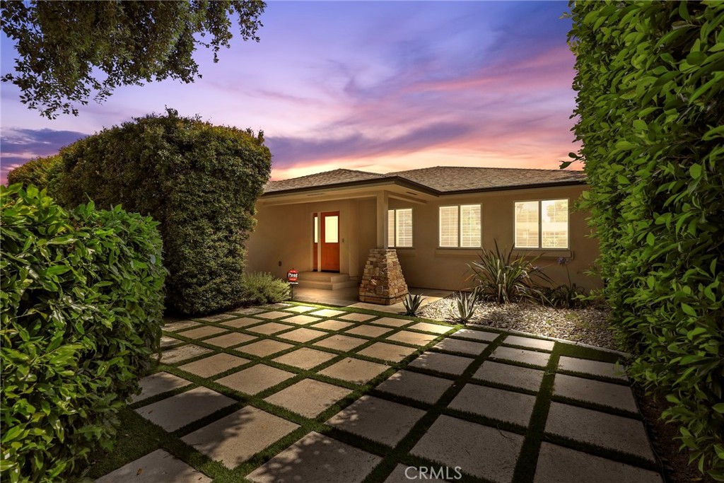 136 W Sandra Avenue