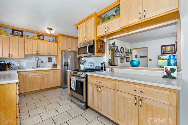 527 Blossom Lane, Redondo Beach, California 90278, 3 Bedrooms Bedrooms, ,1 BathroomBathrooms,Residential,Sold,Blossom Lane,OC22082269