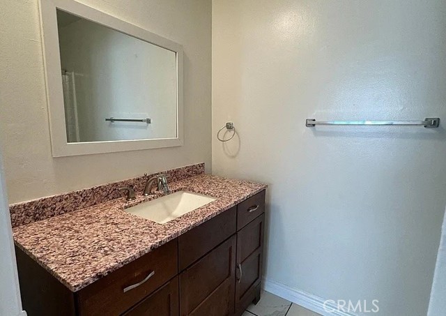 Detail Gallery Image 8 of 15 For 1041 9th St, Santa Monica,  CA 90403 - – Beds | – Baths