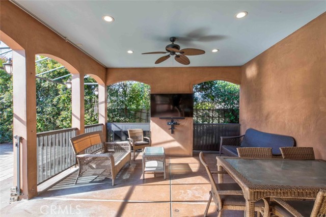 Detail Gallery Image 42 of 61 For 415 Birmingham Rd, Burbank,  CA 91504 - 4 Beds | 3/1 Baths