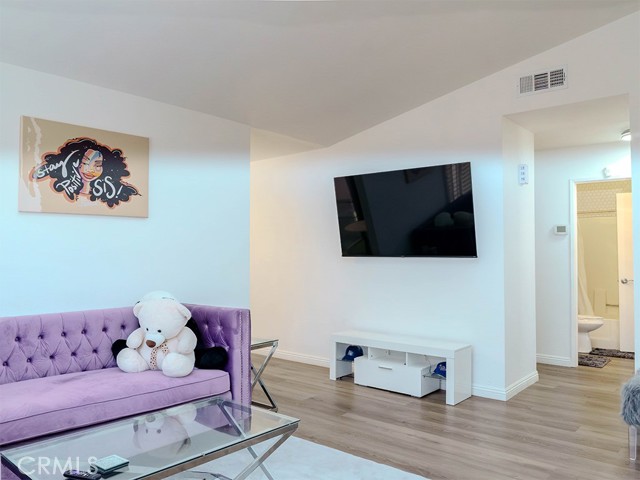 Detail Gallery Image 2 of 23 For 24050 Fawn St, Moreno Valley,  CA 92553 - 2 Beds | 2 Baths