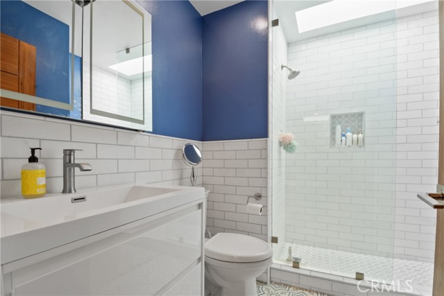 4062 Aladdin Drive, Huntington Beach CA: https://media.crmls.org/medias/31c4126c-defe-4511-8fff-bc573f3ffaf0.jpg
