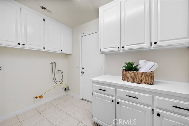 Detail Gallery Image 15 of 54 For 5754 Kellogg Dr, Yorba Linda,  CA 92886 - 5 Beds | 3/1 Baths