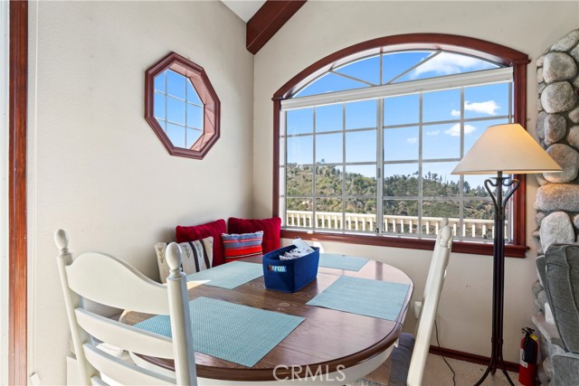 Detail Gallery Image 25 of 58 For 1230 Brentwood Dr, Lake Arrowhead,  CA 92352 - 3 Beds | 2/1 Baths