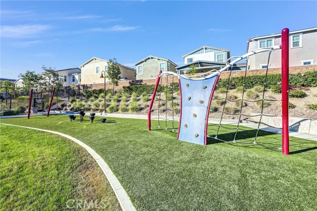 Detail Gallery Image 37 of 41 For 16681 Wyndham Ln #8,  Fontana,  CA 92336 - 3 Beds | 2/1 Baths