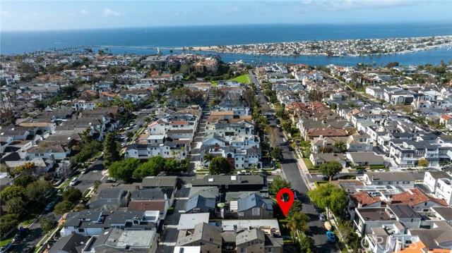 604 Begonia Avenue, Corona del Mar CA: https://media.crmls.org/medias/31c68043-0094-45aa-a2b5-2d90810ef0b9.jpg