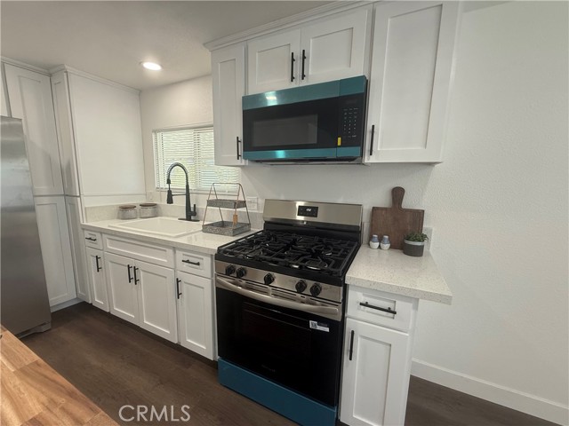 Detail Gallery Image 11 of 58 For 13870 Riviera Dr, Victorville,  CA 92395 - 3 Beds | 2 Baths