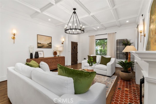 6371 W 6th Street, Los Angeles CA: https://media.crmls.org/medias/31c847b7-c9aa-442b-ae6b-fc4701a8e957.jpg