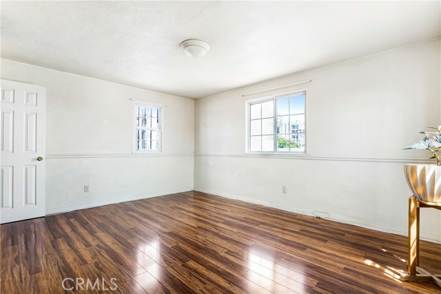 1419 S Redondo Boulevard, Los Angeles CA: https://media.crmls.org/medias/31c8cf58-7eee-42cb-8490-9e9623a754b1.jpg