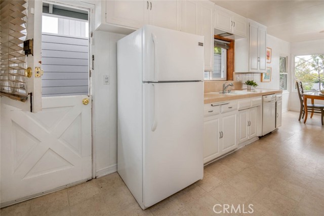 2412 Ardmore Avenue, Manhattan Beach, California 90266, 2 Bedrooms Bedrooms, ,1 BathroomBathrooms,Residential,Sold,Ardmore,SB22157463