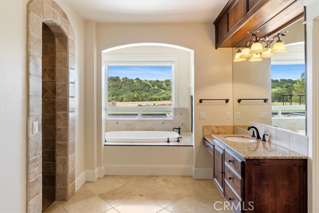 Detail Gallery Image 24 of 64 For 775 via Del Salinas, Paso Robles,  CA 93446 - 4 Beds | 3/1 Baths