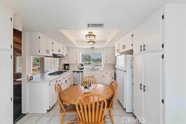 20061 Lounsberry Road, Perris CA: https://media.crmls.org/medias/31c9a3b7-7c82-4a0d-97d1-cdc5433024d6.jpg
