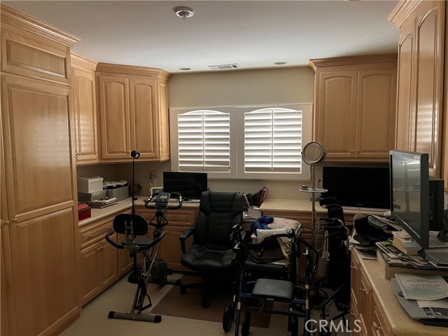 Detail Gallery Image 8 of 20 For 701 W 24th St, Upland,  CA 91784 - 5 Beds | 4 Baths