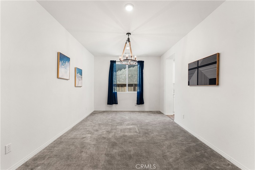 https://media.crmls.org/medias/31ca72ed-2d81-488a-a268-108702eacf3d.jpg?preset=X-Large