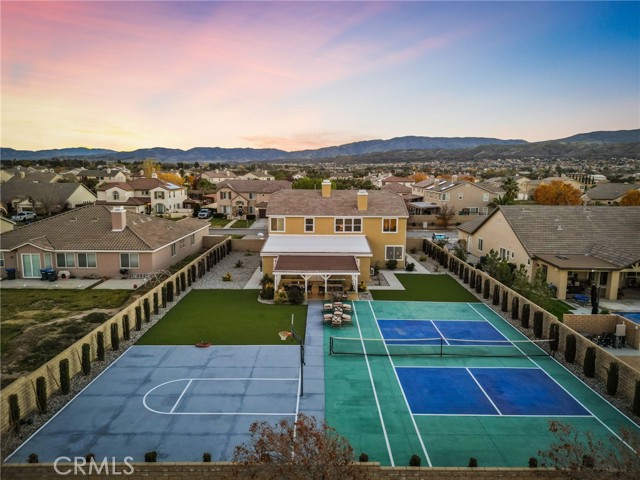 Detail Gallery Image 4 of 55 For 3625 Paddock Way, Quartz Hill,  CA 93536 - 6 Beds | 4/2 Baths