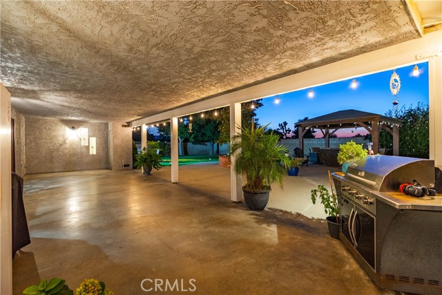 Detail Gallery Image 14 of 69 For 40809 20th St, Palmdale,  CA 93551 - 5 Beds | 2/1 Baths