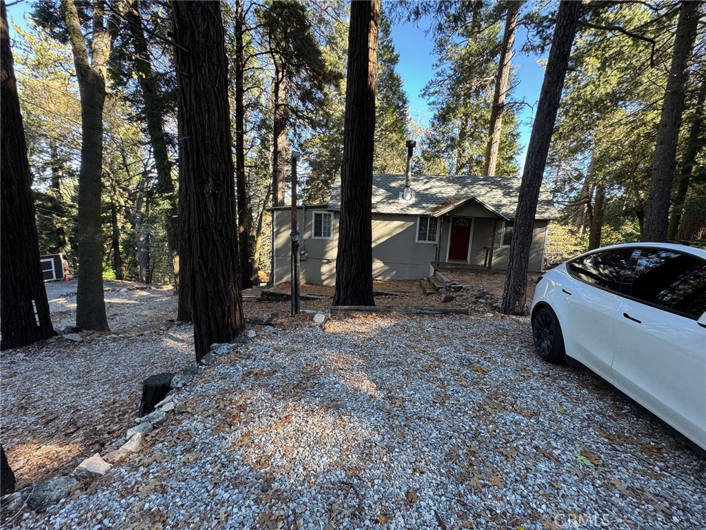 22360 Crest Forest
