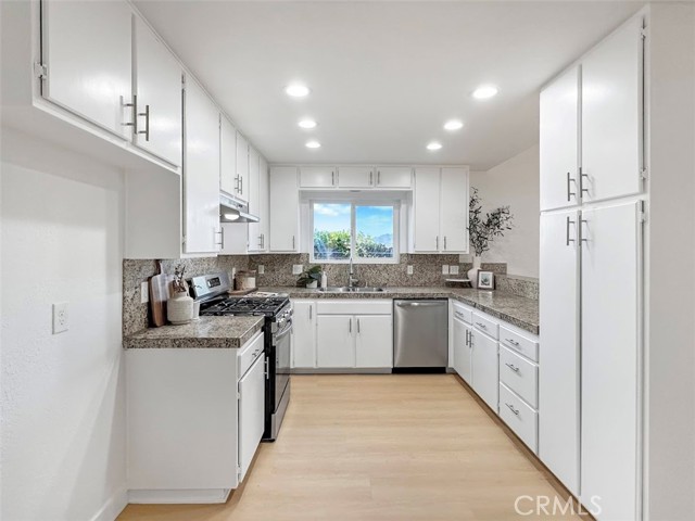 Detail Gallery Image 6 of 23 For 9487 Calle Del Diablo, Desert Hot Springs,  CA 92240 - 3 Beds | 2 Baths