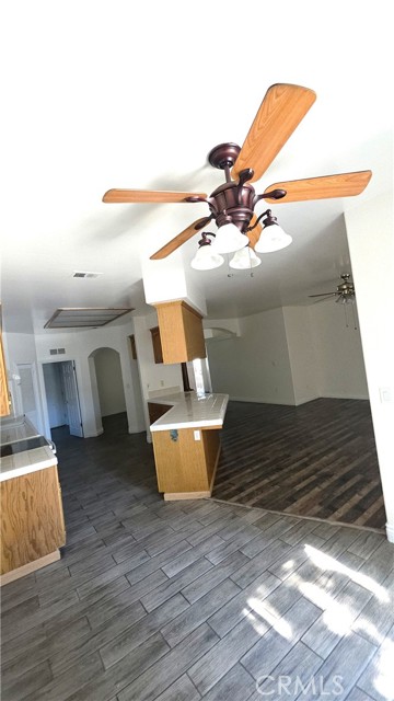 Detail Gallery Image 10 of 28 For 9909 Mona Lisa Ln, Bakersfield,  CA 93312 - 3 Beds | 2 Baths