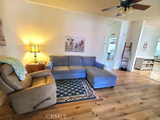 21621 Sandia Road, Apple Valley CA: https://media.crmls.org/medias/31cee23f-f3bb-4a1e-9a0f-d810241fac17.jpg