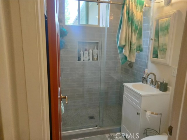 Image 10 of 24 For 5746 Zelzah Ave