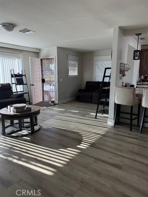 Detail Gallery Image 7 of 32 For 10258 Jersey, Santa Fe Springs,  CA 90670 - 3 Beds | 2 Baths