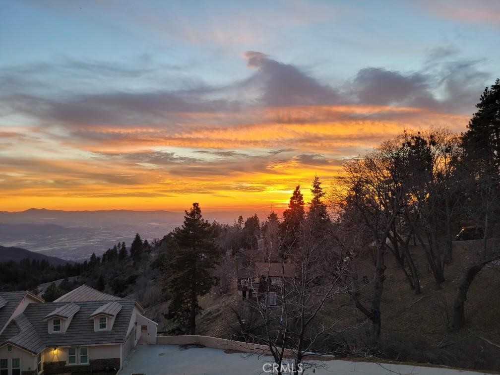 https://media.crmls.org/medias/31d0daf3-7da8-483f-b3c2-fbe9d73e1326.jpg?preset=X-Large