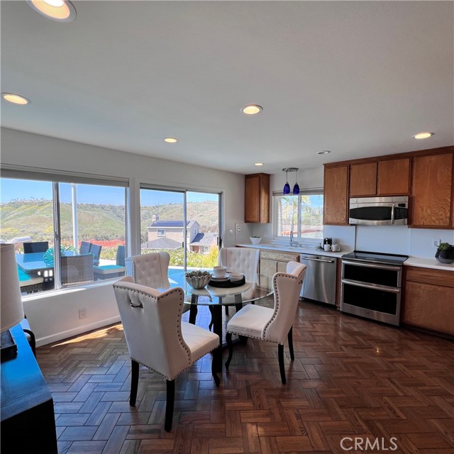 Detail Gallery Image 9 of 24 For 425 Calle Pueblo, San Clemente,  CA 92672 - 3 Beds | 2 Baths